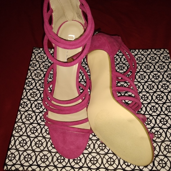 heels - Picture 2 of 2